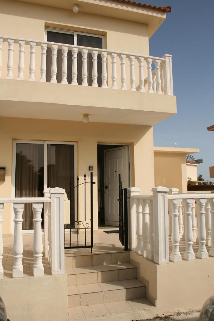 Nissi Villa photo 1