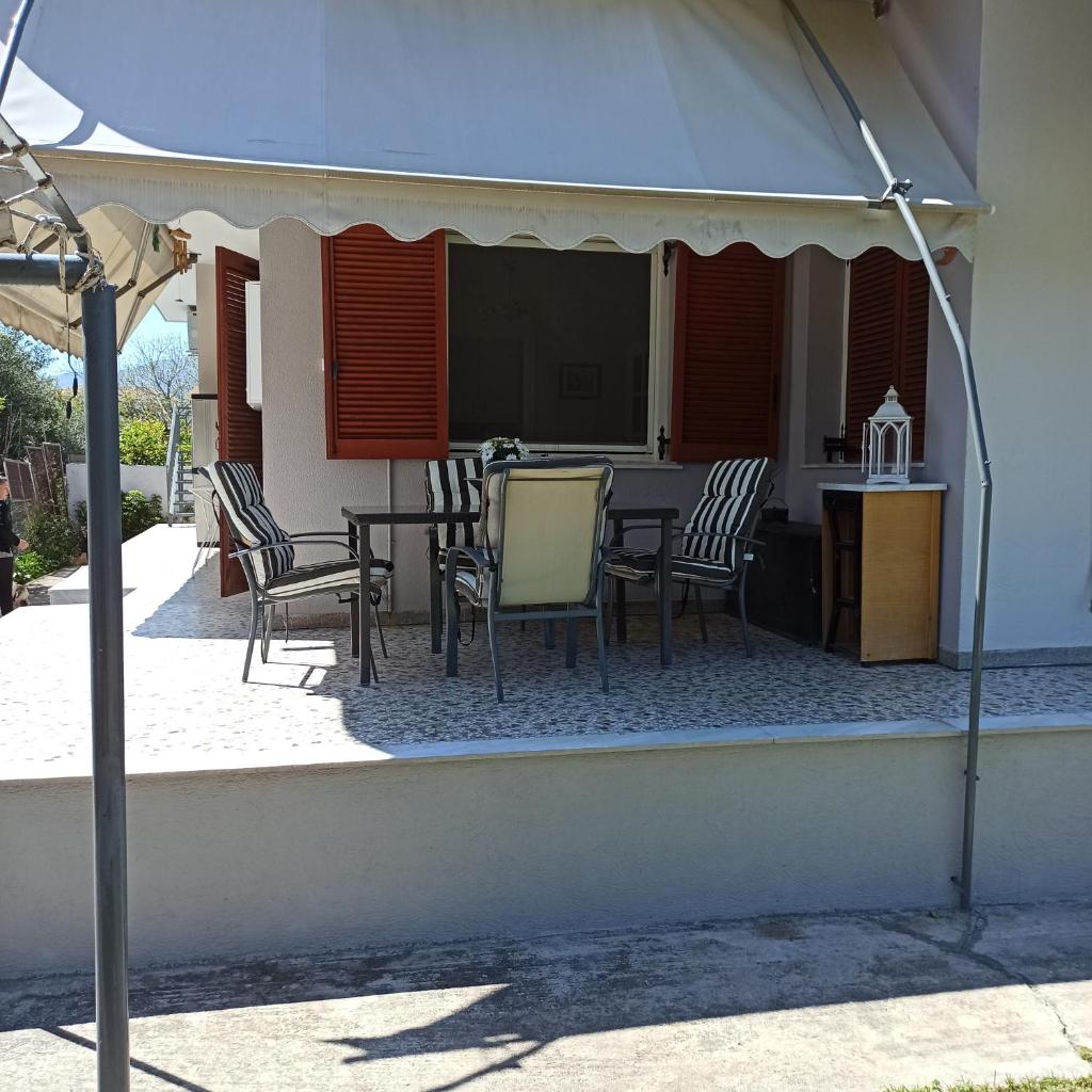 Big garden house at Itea photo 4