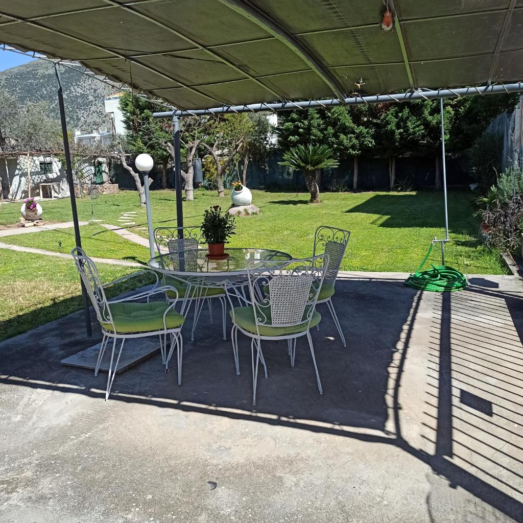 Big garden house at Itea photo 3