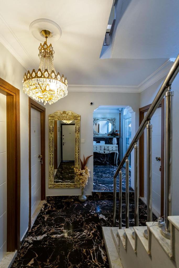 8 Rooms House photo 3
