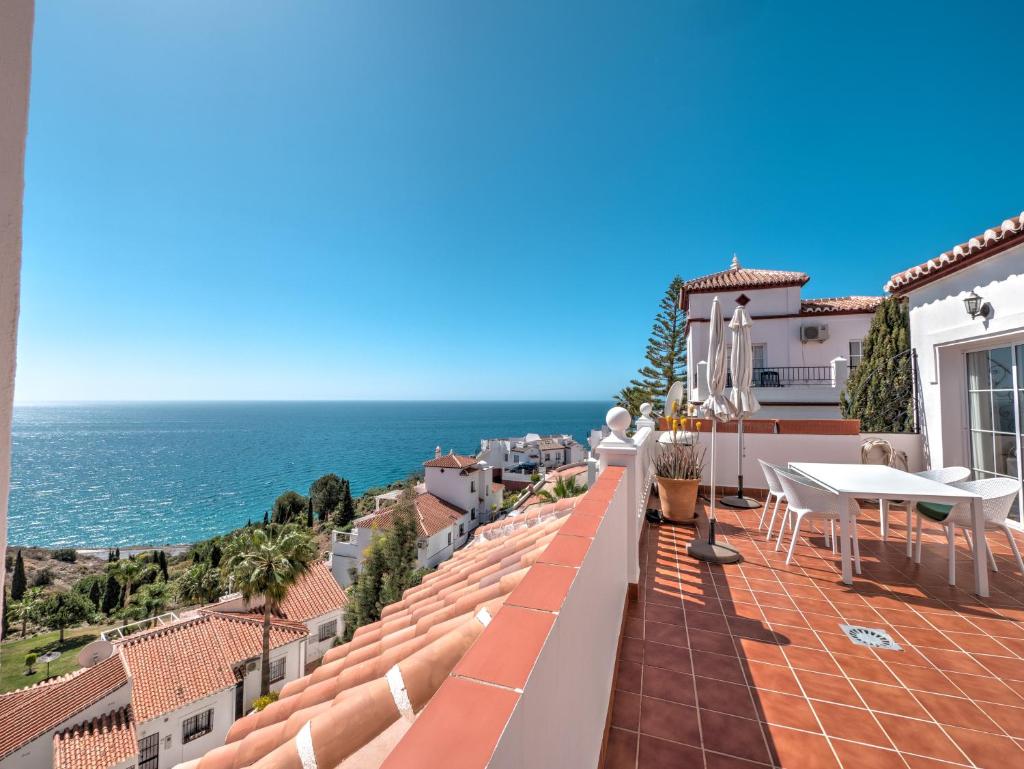 Amazing villa with magical view and pool in Nerja photo 3