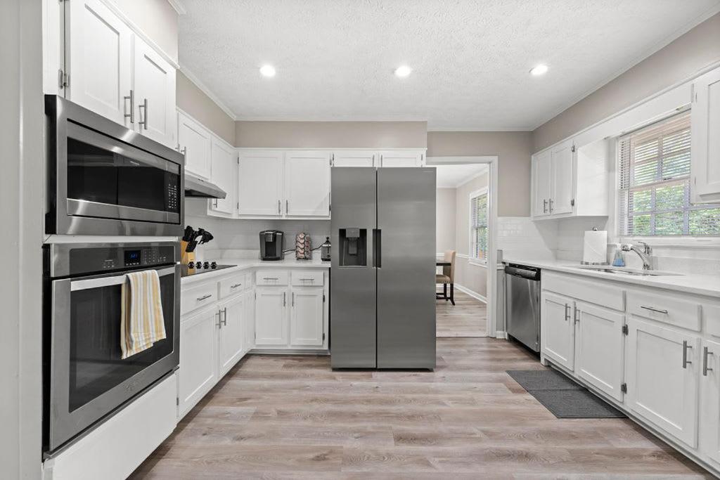 Beautiful Newly-Renovated Home in Indian Hills photo 3