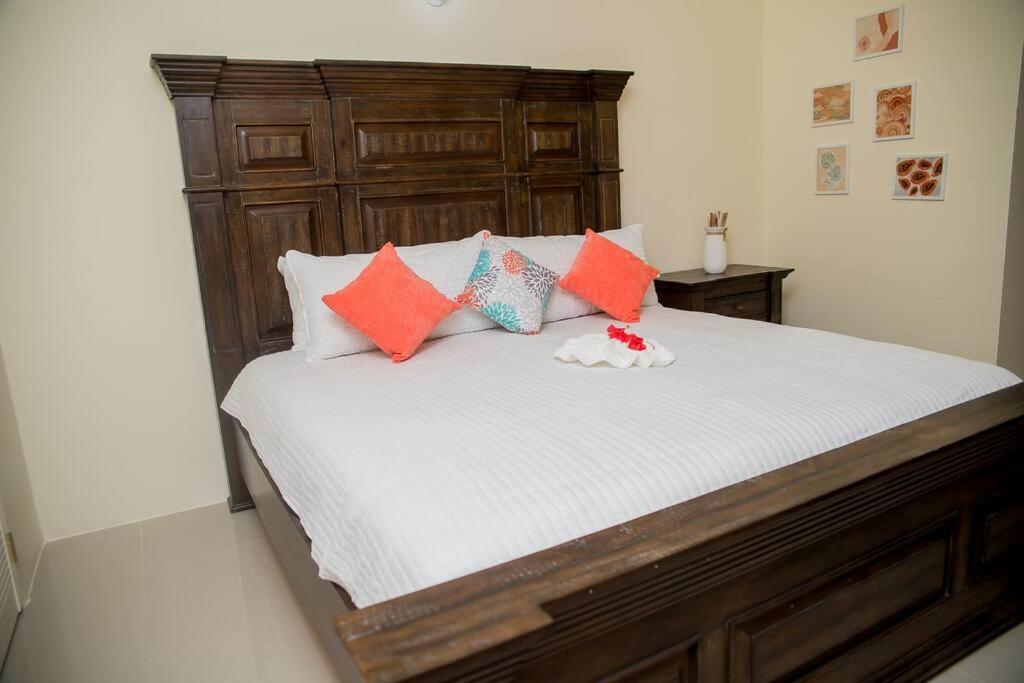 Entire residential home • Trelawny• Smalls Villa photo 1