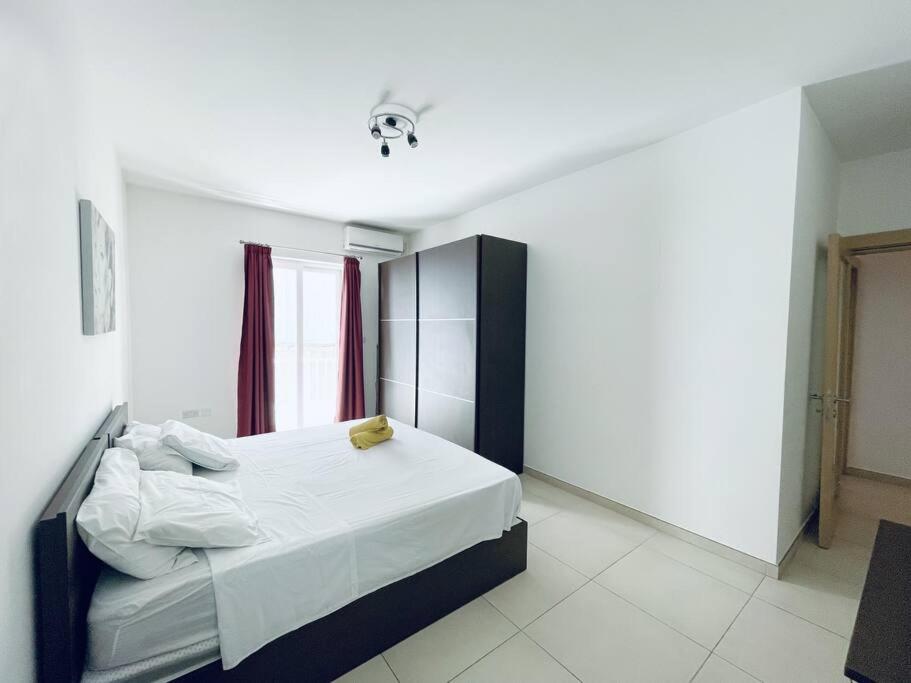 Stylish Modern Central Apartment 4 Paceville photo 4