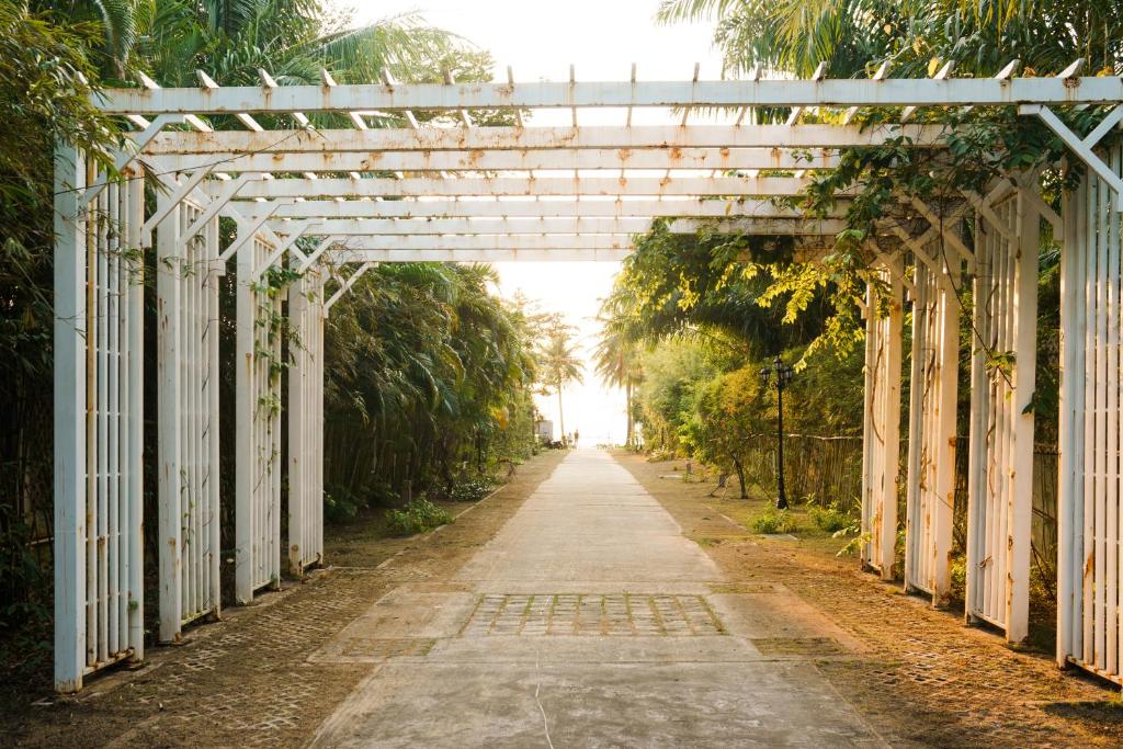 Kosmos Phu Quoc Apart Hotel