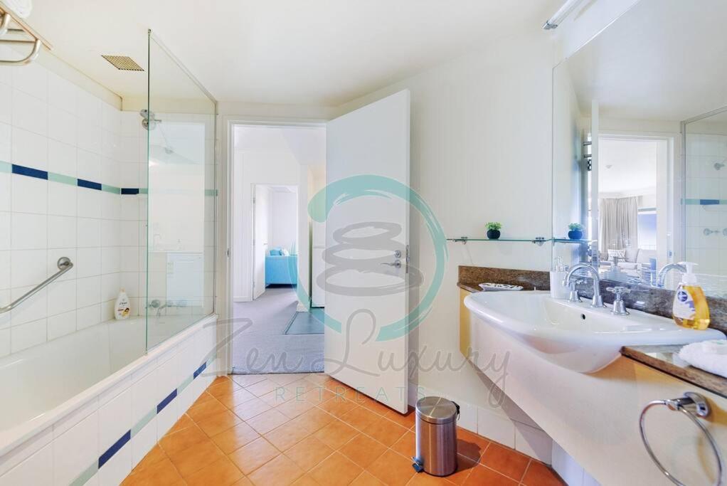 ZEN88 Esplanade: 3-BR Luxury Suite Near Waterfront photo 2
