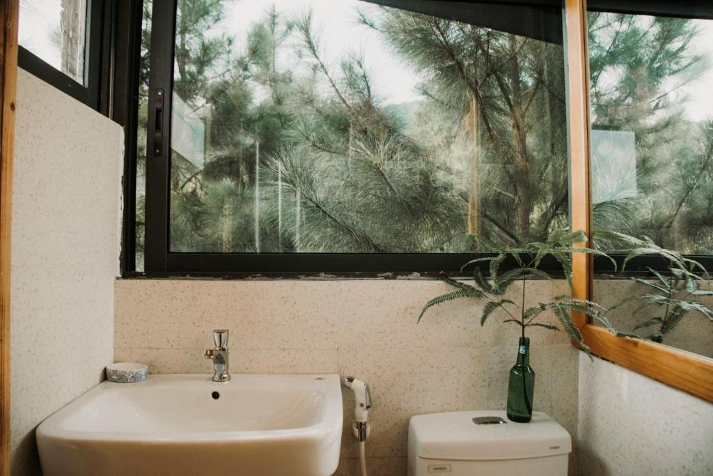 LEE Garden - Venue Travel