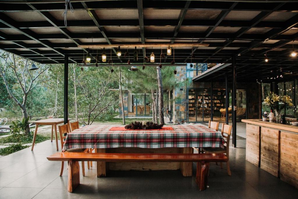 LEE Garden - Venue Travel