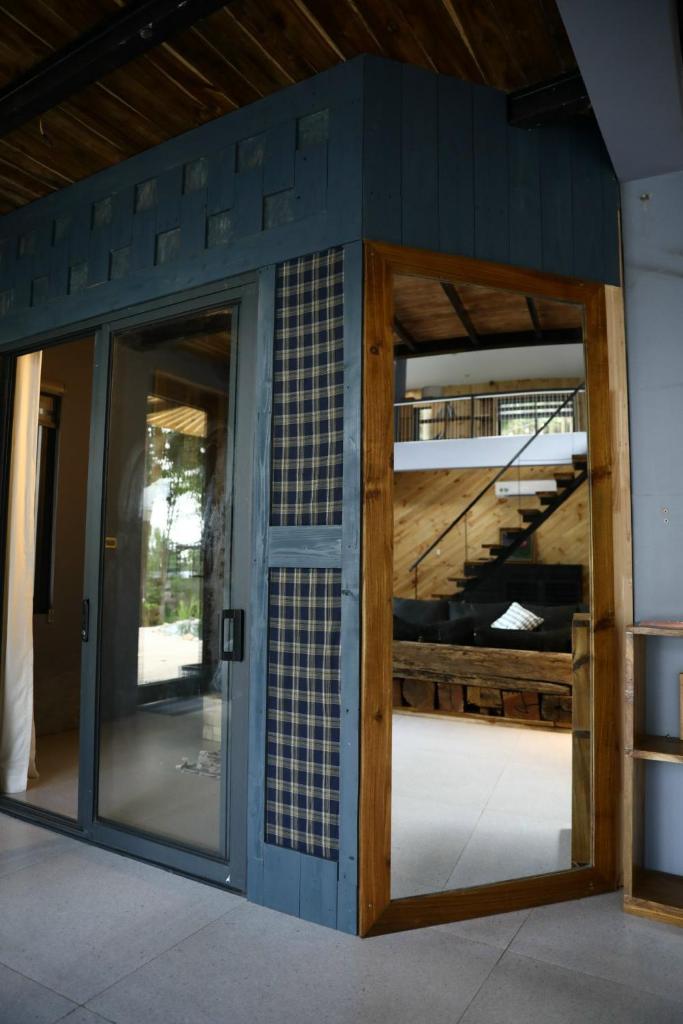 LEE Garden - Venue Travel