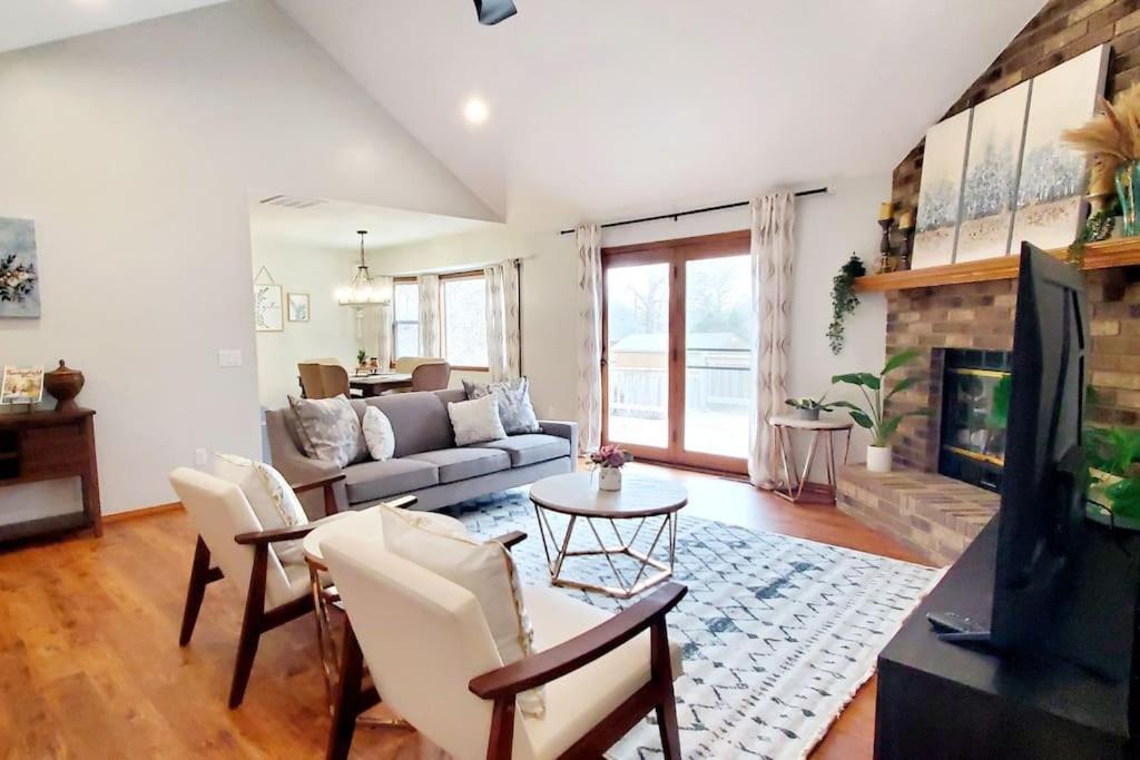 Freshly Remodeled Quaint Home photo 1