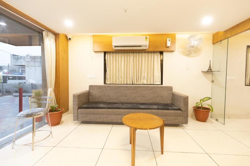HOTEL THE GRAND DIPAK photo 4