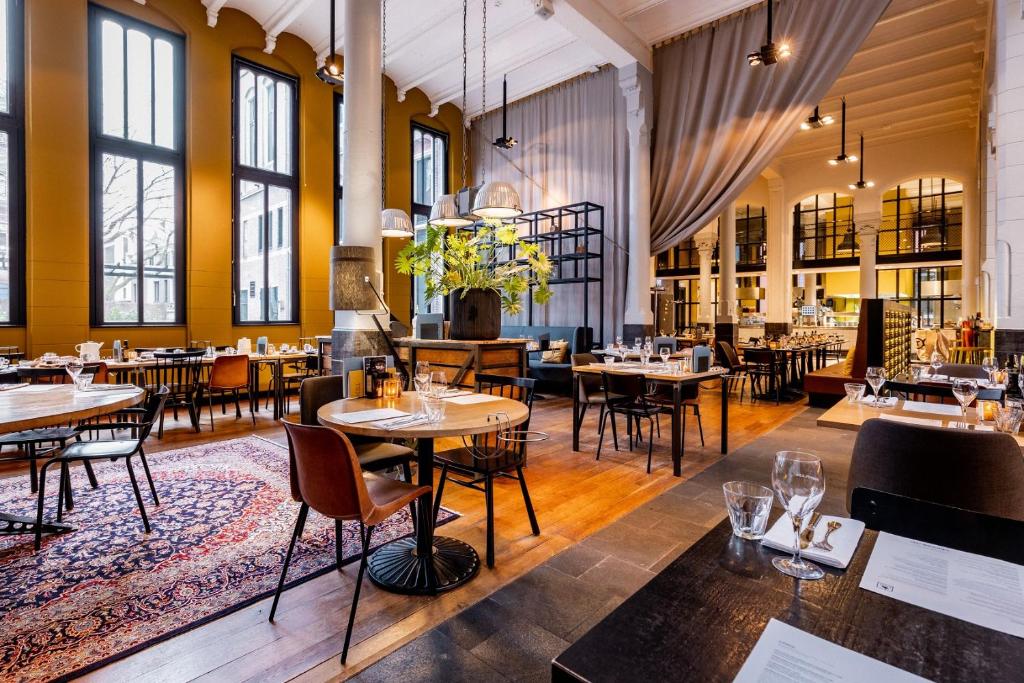Post-Plaza Hotel & Grand Café photo 3