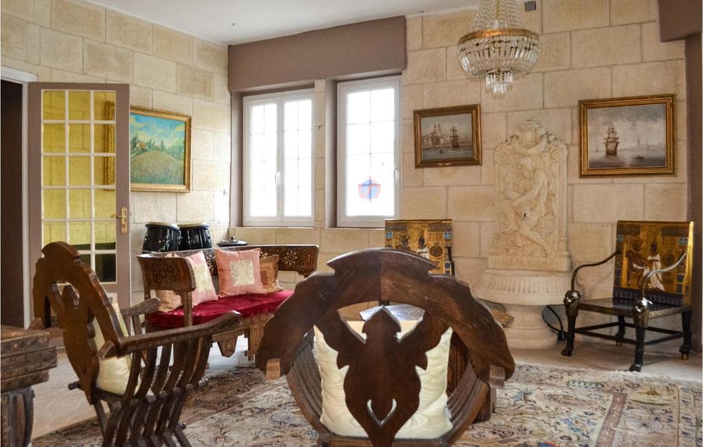 Amazing Home In Capbreton With 5 Bedrooms And Wifi photo 1