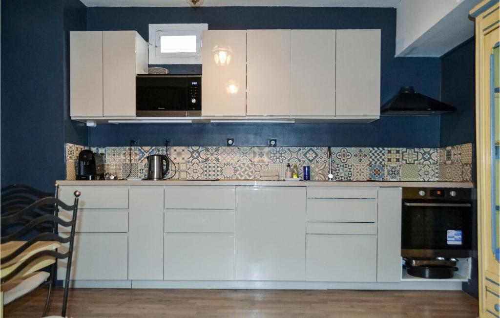Amazing Home In Capbreton With 5 Bedrooms And Wifi photo 2
