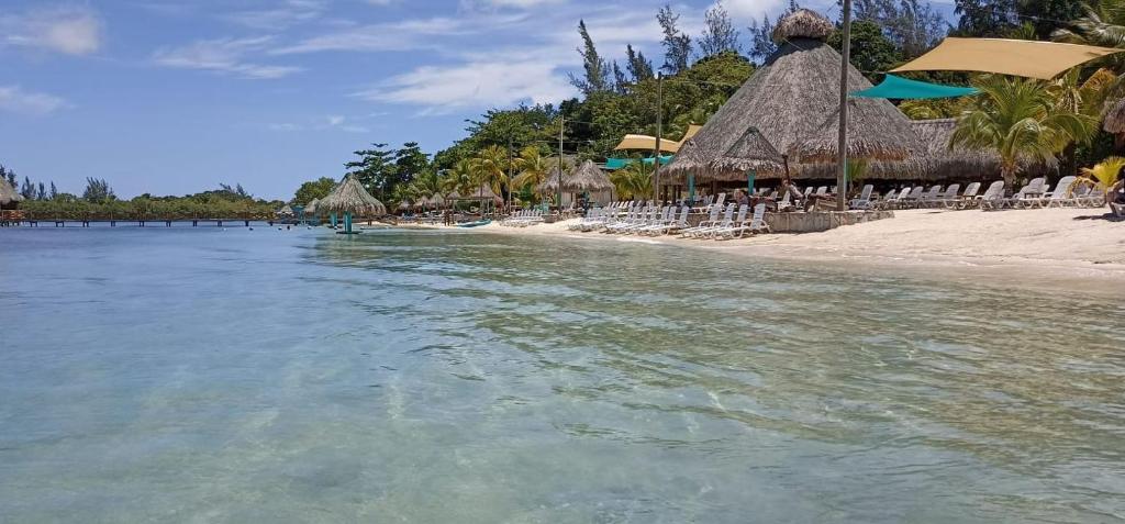 apartmán Roatan A24 Czech Village