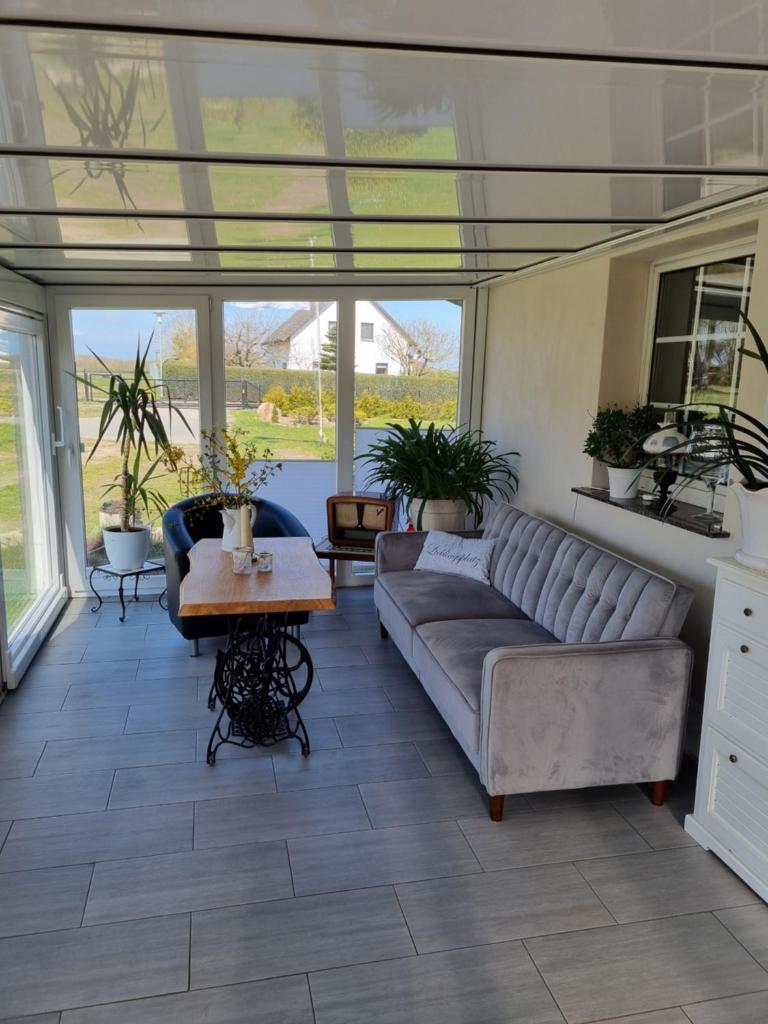 Ferienwohnung Editha mit Wintergarten