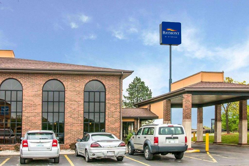 Baymont by Wyndham Flint Airport North image