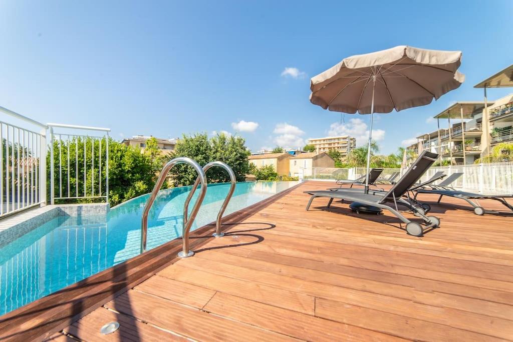 A7- 2 bdr partial sea view AC parking terrace pool