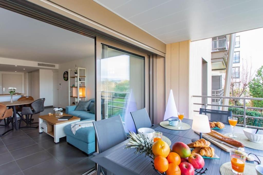 A7- 2 bdr partial sea view AC parking terrace pool photo 4