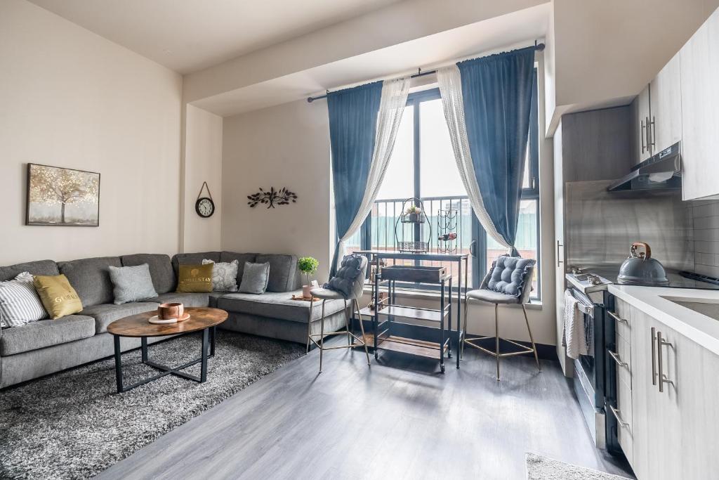 GLOBALSTAY New Downtown Hamilton Apartments Free parking