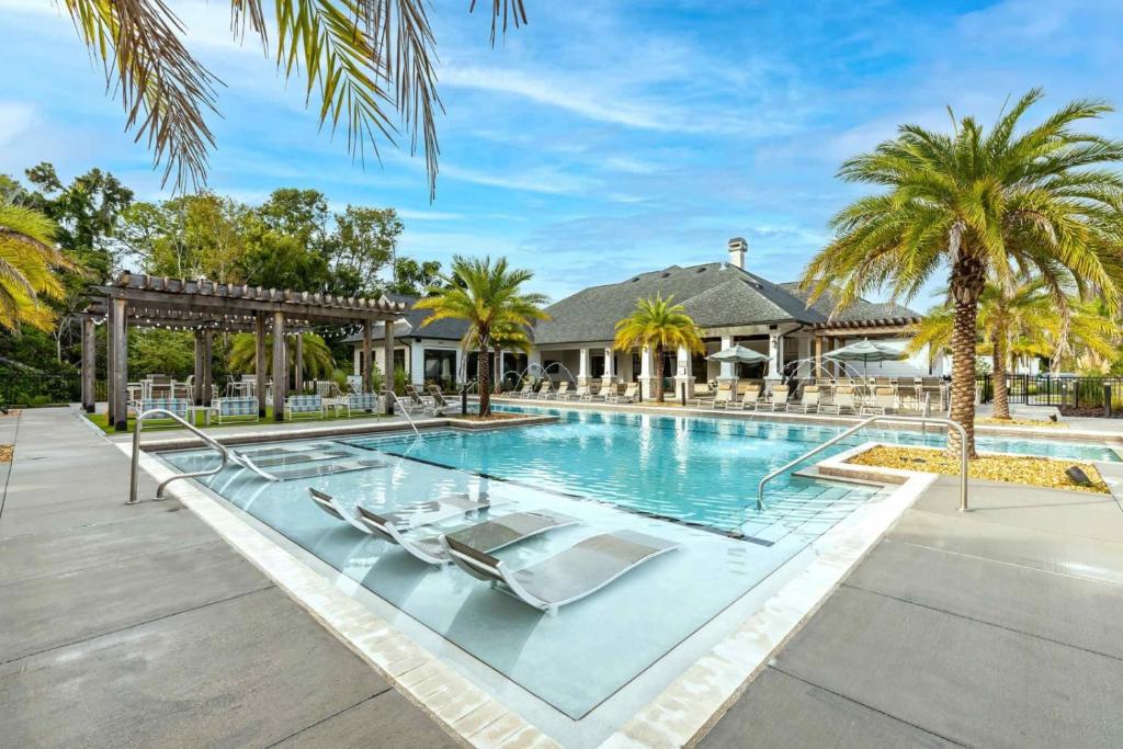 Chic 1 and 2 Bedroom Apartments at Vintage Amelia Island next to Fernandina Beach photo 1