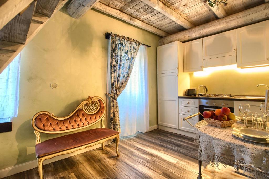 Casa Sale con AC e wifi in borgo ligure