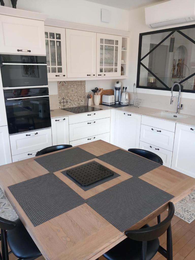 Le chappuisien charme et luxe en vieille ville photo 2
