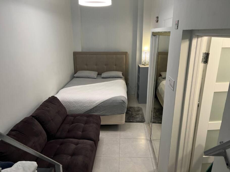 Luxury 1 Bedroom & Rooftop Pool unit #2 photo 1