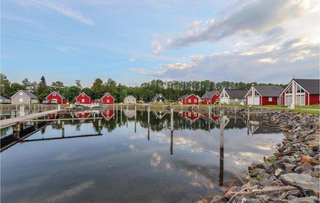 Nice Home In Zerpenschleuse With 2 Bedrooms, Wifi And Sauna photo 3