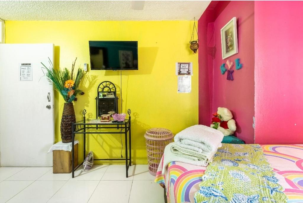 Colorful Private Room Oasis photo 2