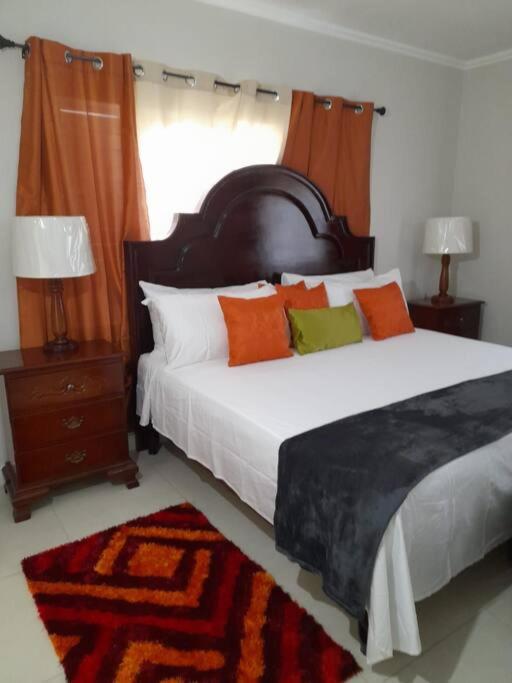 Modern and Secure Apartment with pool and tennis court near Dunns River Falls, Ocho Rios photo 3