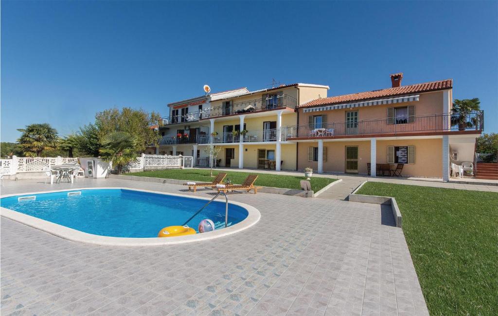 Beautiful Apartment In Vrsar With Outdoor Swimming Pool, Wifi And 1 Bedrooms photo 4