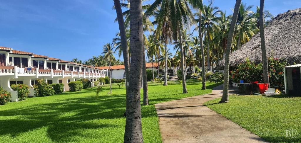 HOTEL TESORO BEACH photo 1