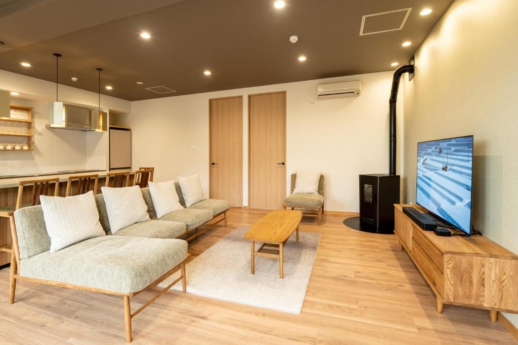 Tanuki Nozawa photo 4