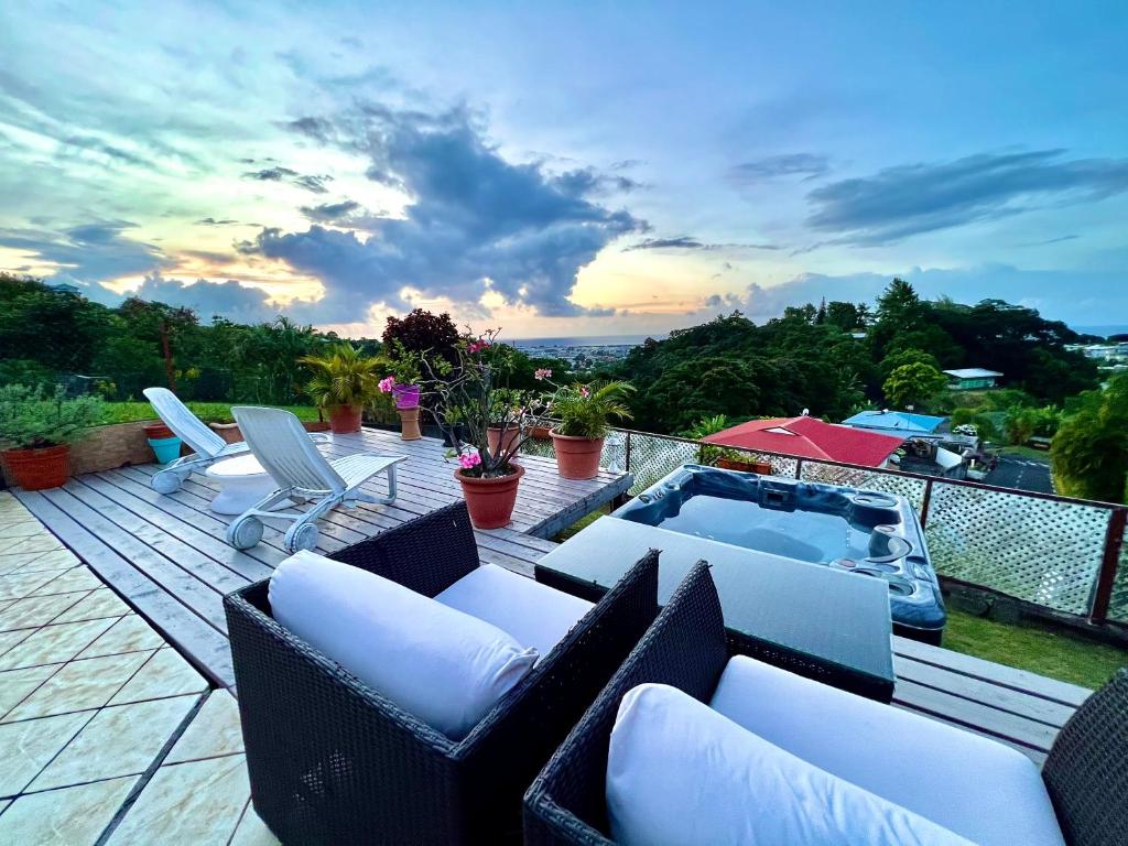 Papeete happiness pool and spas