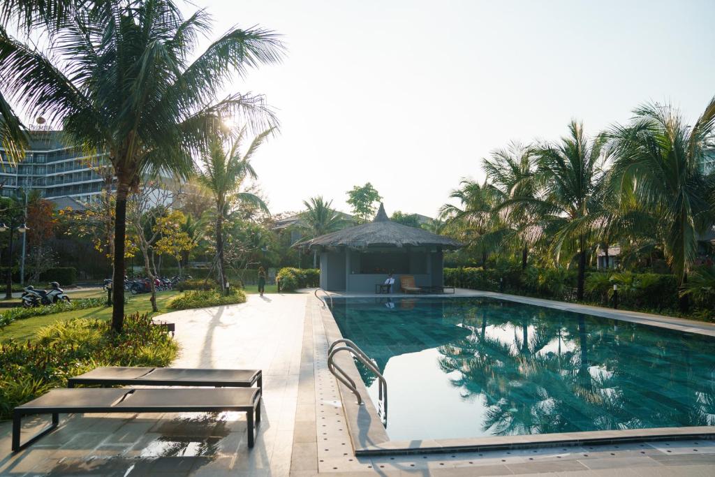 Kosmos Phu Quoc Apart Hotel