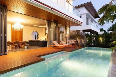 Landmark Villa A