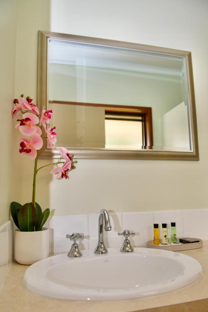Green Gables Warburton - King Garden Suite photo 2
