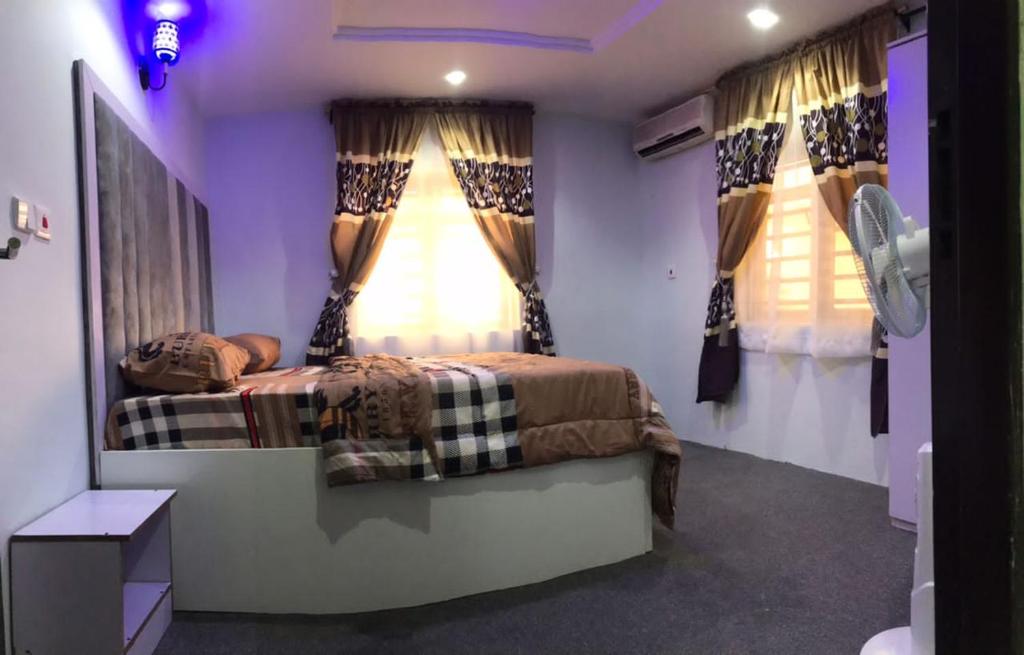 Five Bedroom Duplex in Ogombo, Ajah Lagos Nigeria photo 4