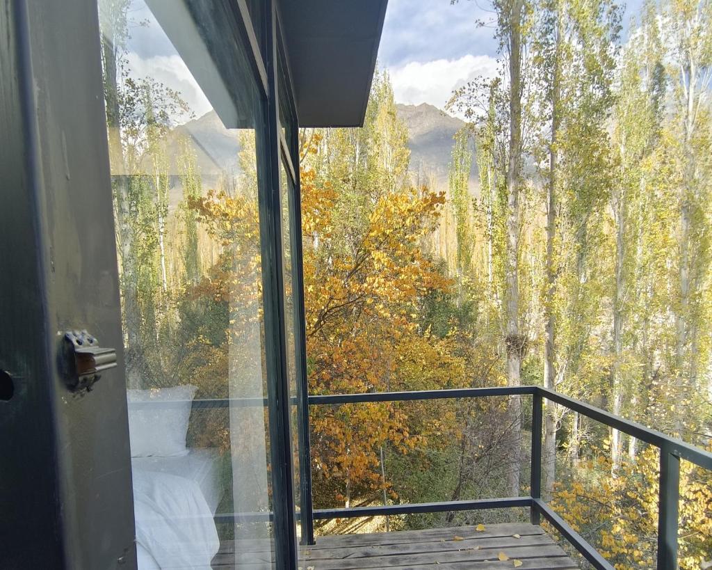 Sevinc with Forest View - Cloud Nine and a Half photo 4