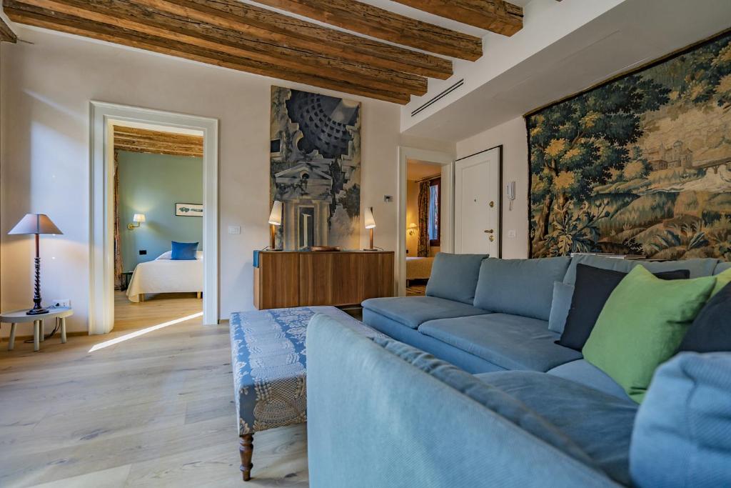 Ca' Delle Vele Charming Apartment in Dorsoduro - Tap to explore photos