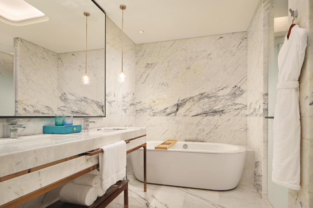Na Lotus Hotel, a Luxury Collection Hotel, Nanning photo 2