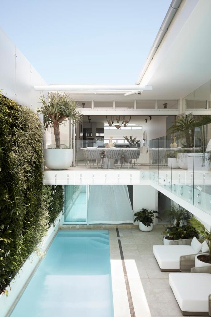 Cove House photo 1