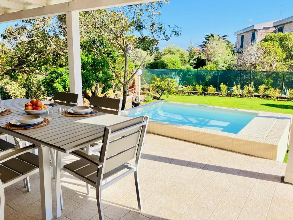 A Beautiful Holiday House with private pool close from the sea photo 2