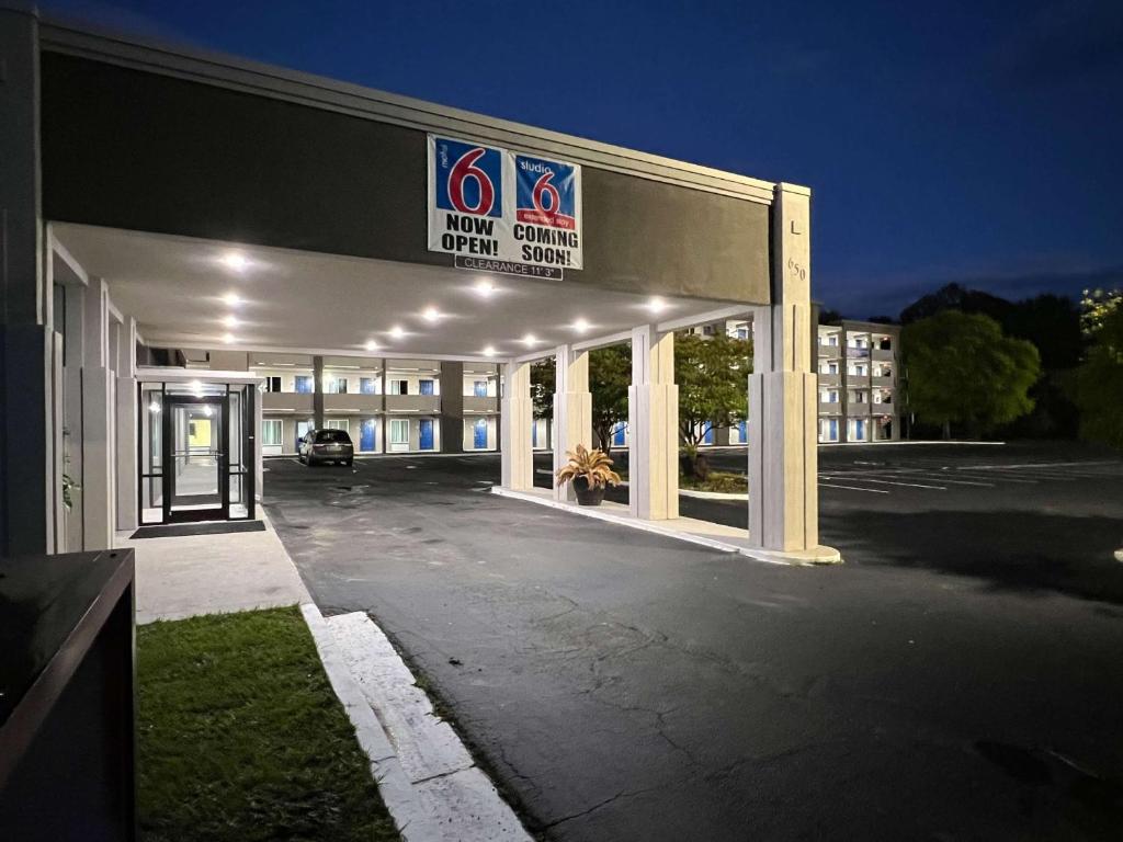 Motel 6 West Columbia SC Airport photo 1