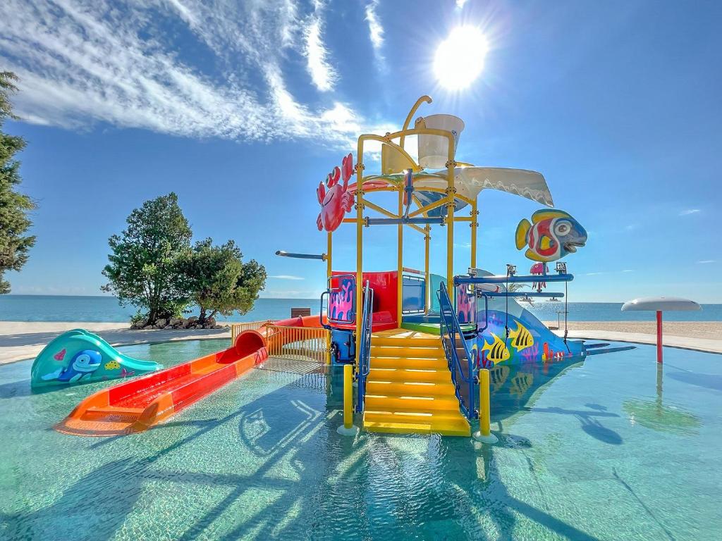 GRIFID Moko Beach - 24 Hours Ultra All Inclusive & Private Beach