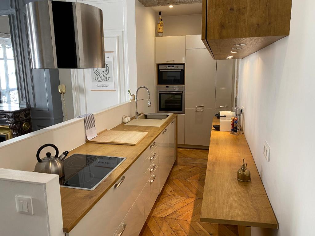 Beautiful 3BR Apt in Lyon Center photo 2