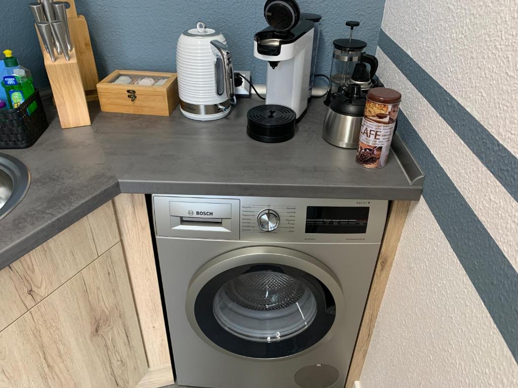 Exklusive Stadtwohnung am Elbradweg: Best-Preis-FEWO Rathausblick 1 für max. 3 Pers. inkl. WLAN, Prime Video & Self Check-In photo 4