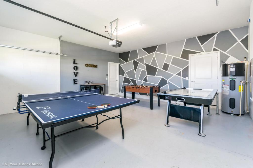 Pool - Spa - Game Room - Free Water Park - Close to Disney! photo 2