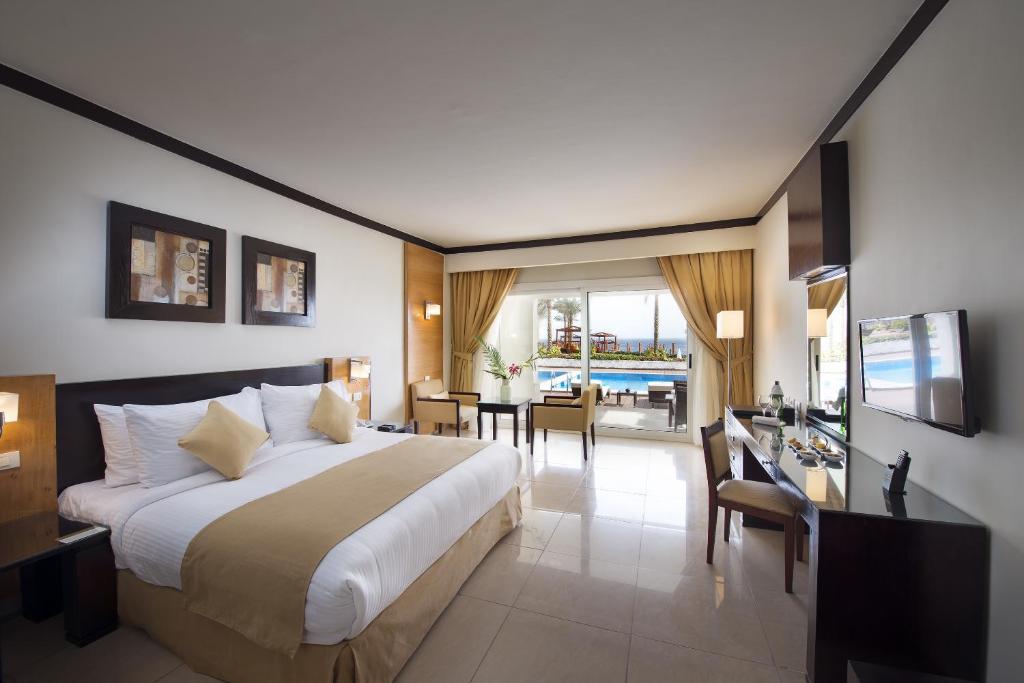 Трехместный (Номер Делюкс у кромки воды - (Только для взрослых)), Sunrise Montemare Resort -Adults Only